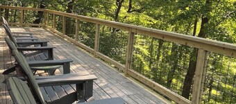Modern 4-bedroom cabin close to Liberty Mountain