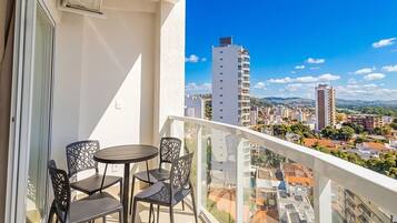 Apartamento básico | Opções para refeição ao ar livre