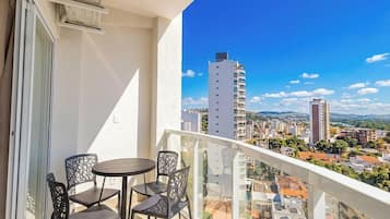 Apartamento básico | Opções para refeição ao ar livre