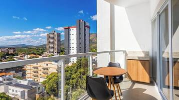 Apartamento básico | Opções para refeição ao ar livre