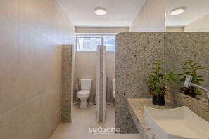 Basic Apartment | Bathroom | Shower - Modern Studio in a Condominium With Pool Msu0701 (Governador Valadares)