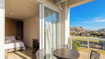 Apartamento básico | Opções para refeição ao ar livre