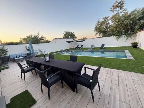 Villa plein pieds avec piscine et à 10min de la plage