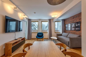 Apartment, Balcony, Mountain View | Ruang tamu