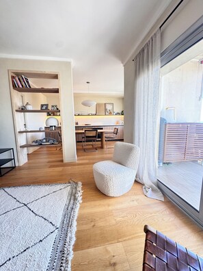 Interior - Apartment for 5 people, bright, luxurious, and with an unobstructed view. (Aix-en-Provence)