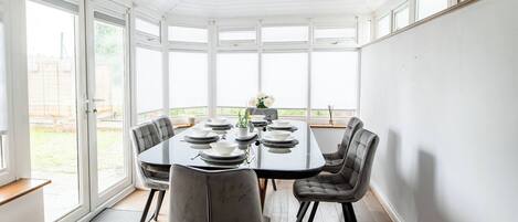 House, 3 Bedrooms, Fireplace | Dining room