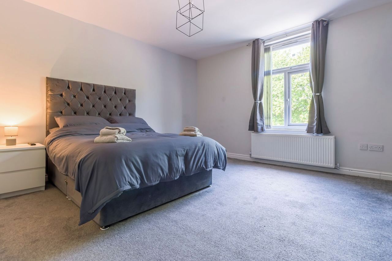4 bedrooms, iron/ironing board, free WiFi, bed sheets