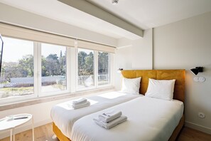 Suite, 2 Single Beds | In-room safe, iron/ironing board, free WiFi - Home Out Marquês Suites (Lisbon)