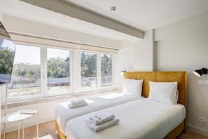 In-room safe, iron/ironing board, free WiFi - Home Out Marquês Suites (Lisbon)