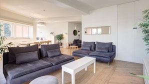 En 32-tommers LED-TV med kabel-kanaler