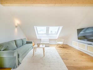 Leilighet – superior, bakgårdsutsikt | Oppholdsområde