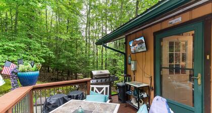 Prime Location w Hot tub & Firepit