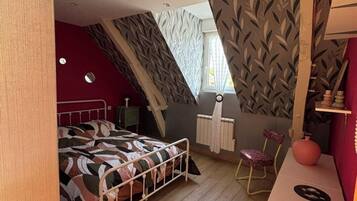 3 bedrooms, internet, bed sheets
