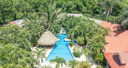 Tranquil Jungle Nest Near Guiones Surf with Pool