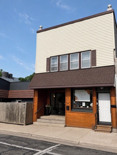 Spacious 3-bedroom apartment in Downtown Stoughton