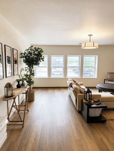 Spacious 3-bedroom apartment in Downtown Stoughton