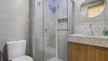 Comfort Apartment | Bathroom