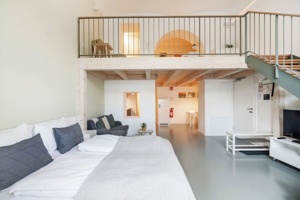 Iron/ironing board, WiFi, bed sheets - Vorgarten Apartments—central, new, and stylish for a comfortable stay in Vienna (Wien)