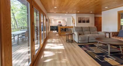 Lakefront Cabin with Game Room in Rhinelander