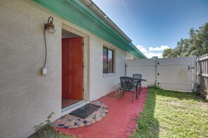 Outdoor dining - Multi-Apt Combo in Cape Canaveral: Pool Opens 7/4! (Cape Canaveral)