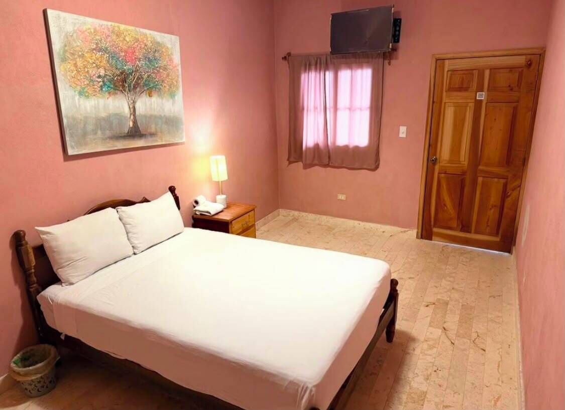 واي فاي مجانًا وملاءات أسرّة