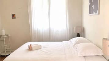 1 bedroom, iron/ironing board, internet, bed sheets