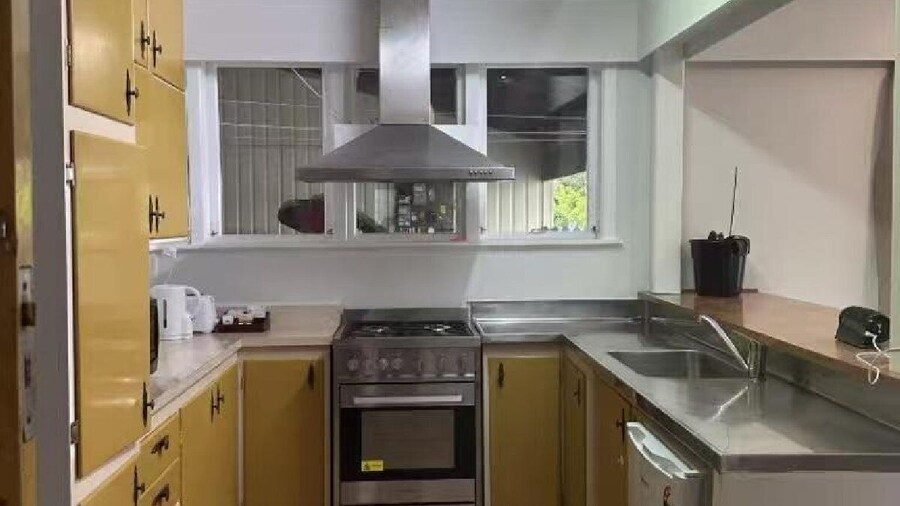 3 bedrooms House