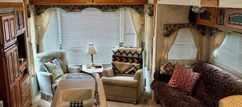 Gorgeous 1-bedroom recreational vehicle with AC in Nokomis, near Tomahawk
