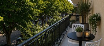 Cozy Apartment Overlooking the Main Square