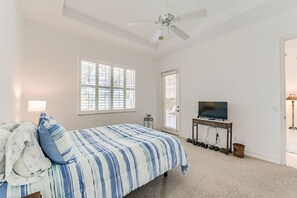 Room - Single Family home in much sought out Pelican Sound neighborhood. (Estero)