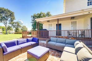 Terrace/patio - Walk to Downtown New Bern! Historic Family Home (New Bern)