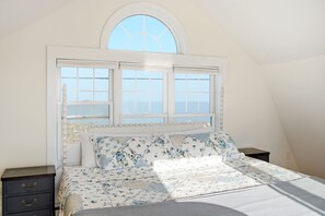 4 habitaciones, tabla de planchar con plancha, wifi y ropa de cama 
