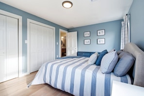 4 habitaciones, tabla de planchar con plancha, wifi y ropa de cama 