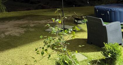 Vale Refuge Azul | 3-bedroom house complete with stone hot tub Azul