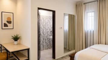 1 bedroom, iron/ironing board, internet, bed sheets