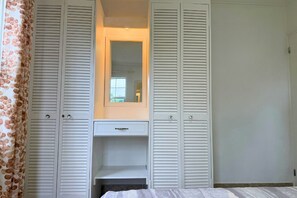 2 bedrooms, in-room safe, iron/ironing board, free WiFi - Clermont Gated apartment Tennis Court, Shared Pool, Warrens 5 min, Beach 10 min (Saint James)