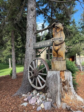 Property grounds - The Cabin at Emerald Heights (Whitefish)