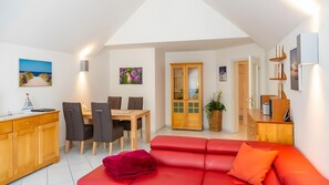 TV - Apartment 'Fewo 33' with Balcony and Wi-Fi (Zempin)