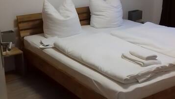 WiFi, bed sheets