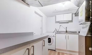 Private kitchen - Basement Apartment In Etobicoke (Toronto)