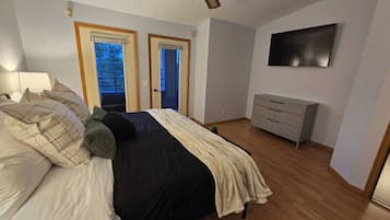 2 bedrooms, desk, iron/ironing board, travel cot