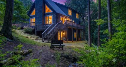 Highlands Cabin Retreat w Deck & Fire Pit!