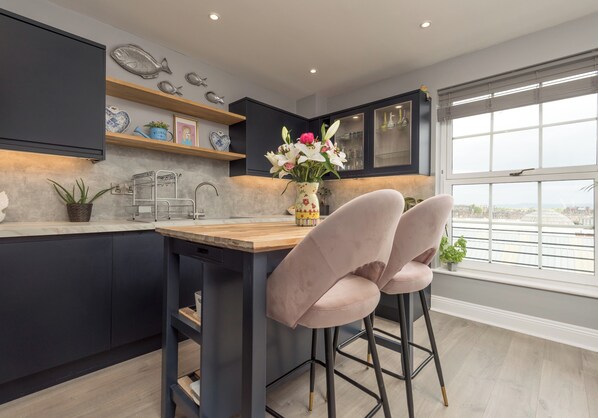 Dining - Elegant New Town festival living with two bedrooms, two bathrooms, parking and stylish interiors. (Edinburgh)