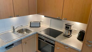 Fridge, oven, stovetop, dishwasher - Apartment “Ava” with Balcony and Wi-Fi (Zempin)