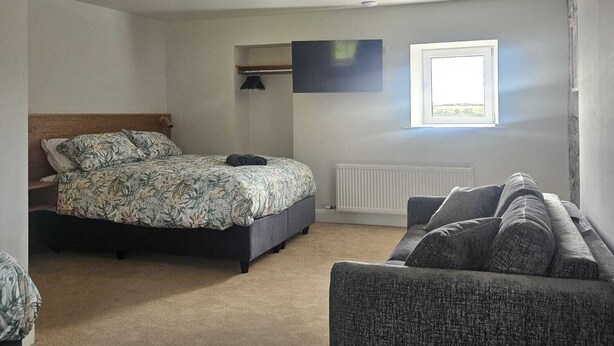 Room - The Hedgerow Kilshanny (Kilshanny)