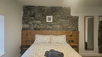 Deluxe Double Room, Garden View | Free WiFi