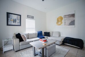 Living area - Lovely 3-bedroom house with AC in San Antonio  Lackland Area (San Antonio)