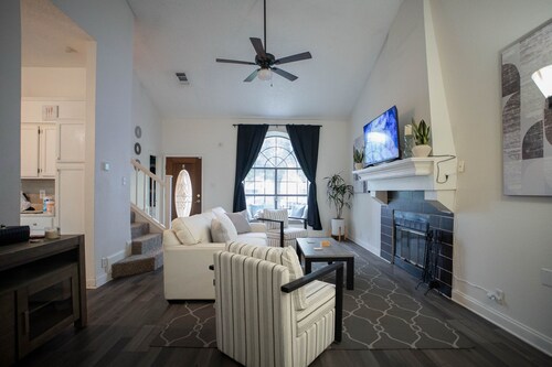 Lovely 3-bedroom house with AC in San Antonio Lackland Area