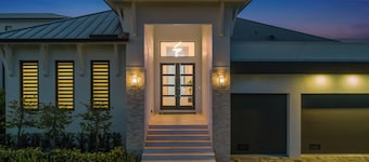 Morningside Luxury Escape - Heated pool - Office place
