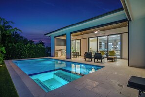屋外プール、温水プール
